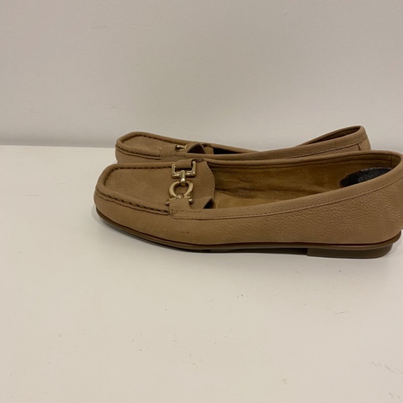 Aerosoles Tan Buckle Flat Loafer Size 7 - Picture 4 of 5